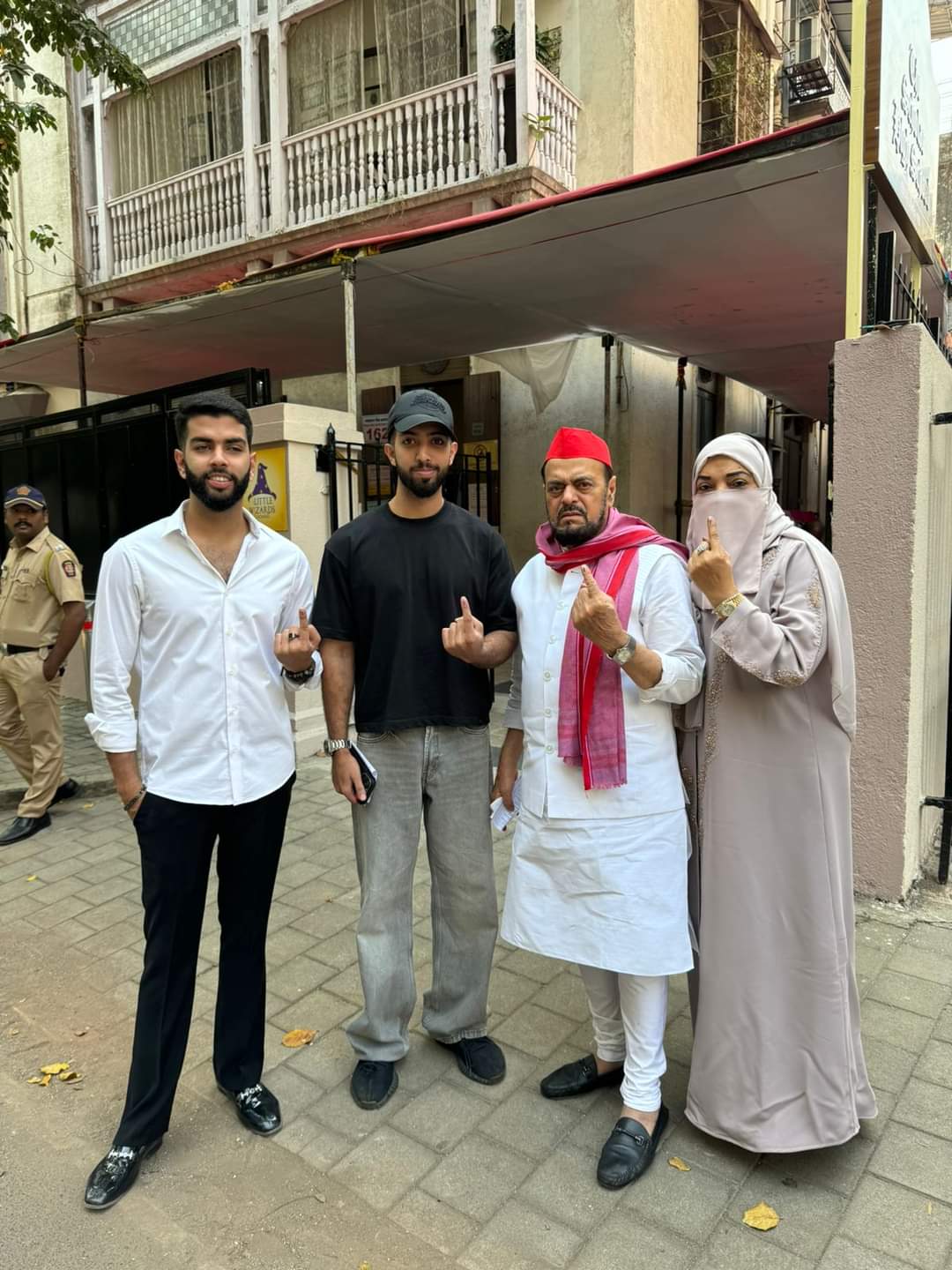 MLA Abu Asim Azmi Ne Vote Kiya