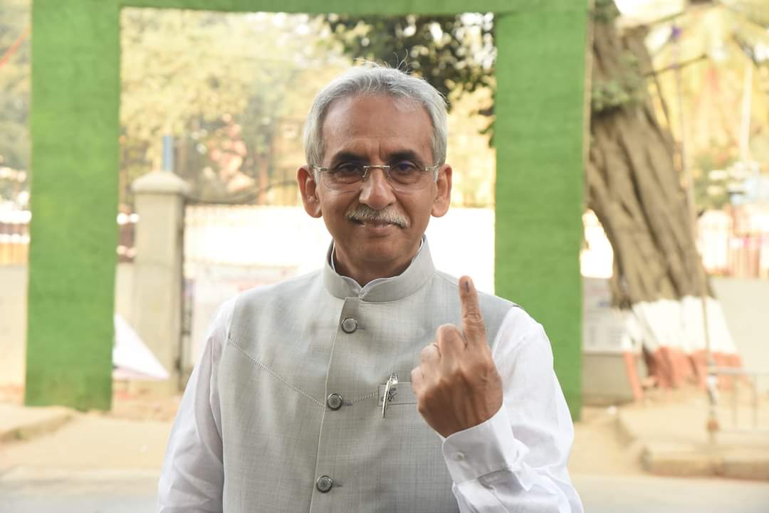 MLA Amin Patel Ne Kiya Vote
