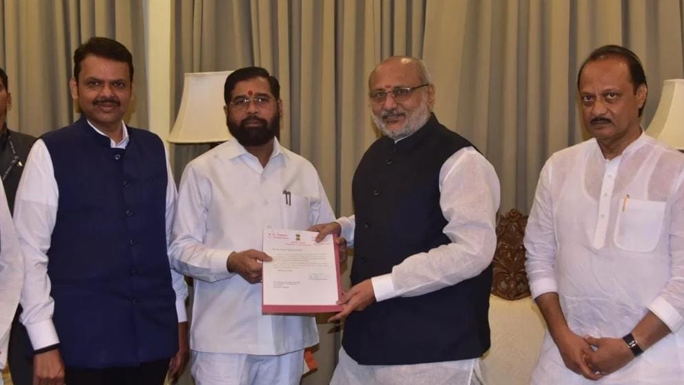 CM Eknath Shinde ne resign kiya, Maharashtra Governor C. P. Radhakrishnan ko apna resignation hand over kiya