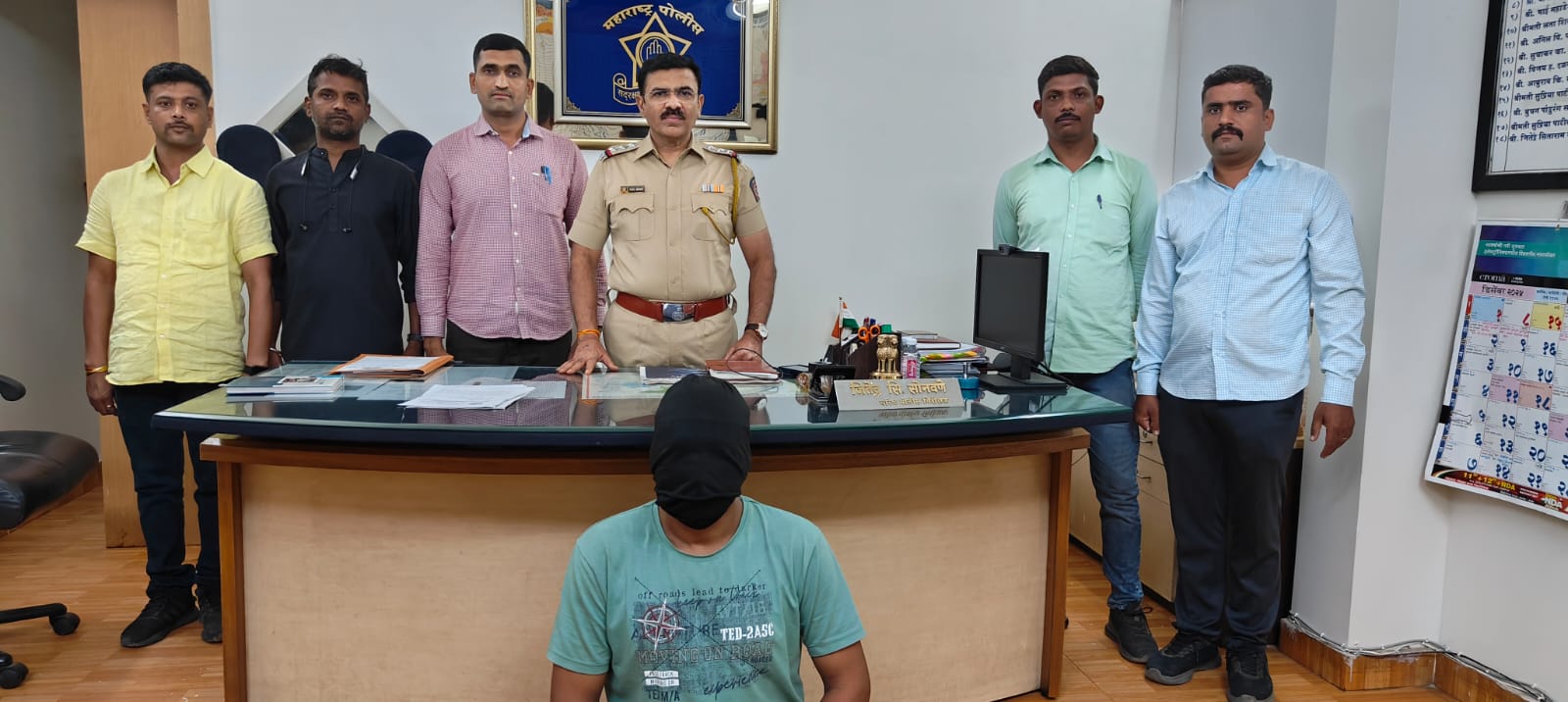 1 Desi Pistol, Charas 13 Kg 297 Gram Ke Sath 1 Shaks Ko Arrest Kiya Powai Police Ne, Rs 3 Crore 34 Lakh Ka Maal Zabt