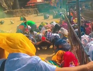 Honey Bees Attack – Colaba Se Ekvira Devi Ki Palki Legaye Devotees Par Madhu Makkhi Ka Hamla At Lonavala