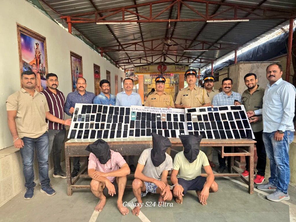 Mobile Snatching Gang Ka Pardafash, 3 Arrested, 120 Mobiles Recover Kiya Andheri Police Station Ne