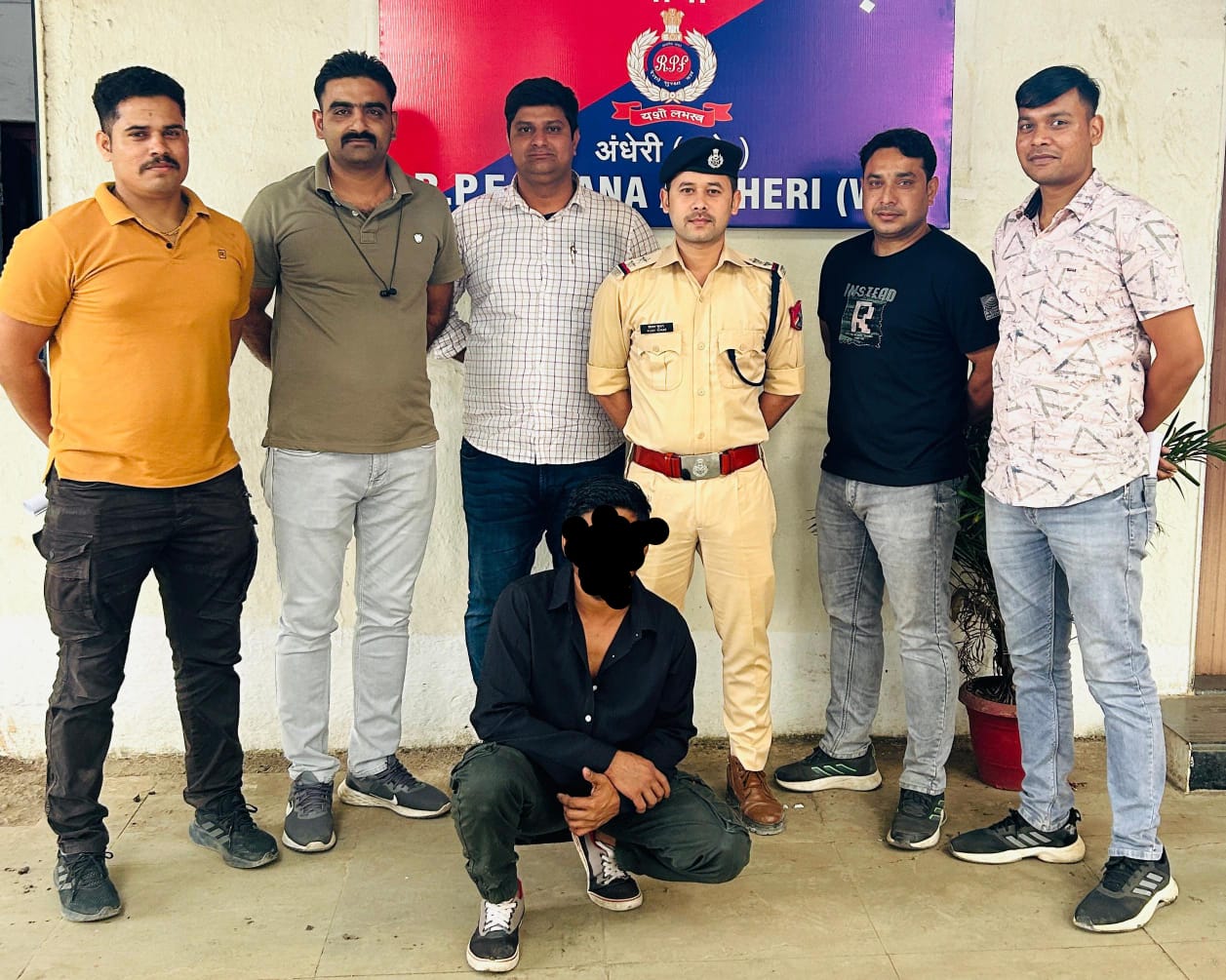 Local Train Se Travel Karne Walon Ka Mobile, Purse Churane Wale 2 Arrested By RPF At Andheri & Nalasipara