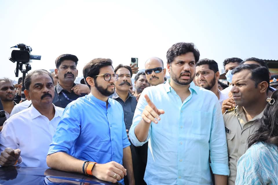 Adani Ki Dadagiri Nahi Chalegi, Bandra Bharat Nagar Me Bina Notice Todak Karwai Roka Shivsena UBT MLA Aaditya Thackeray, Varun Sirdesai Ne