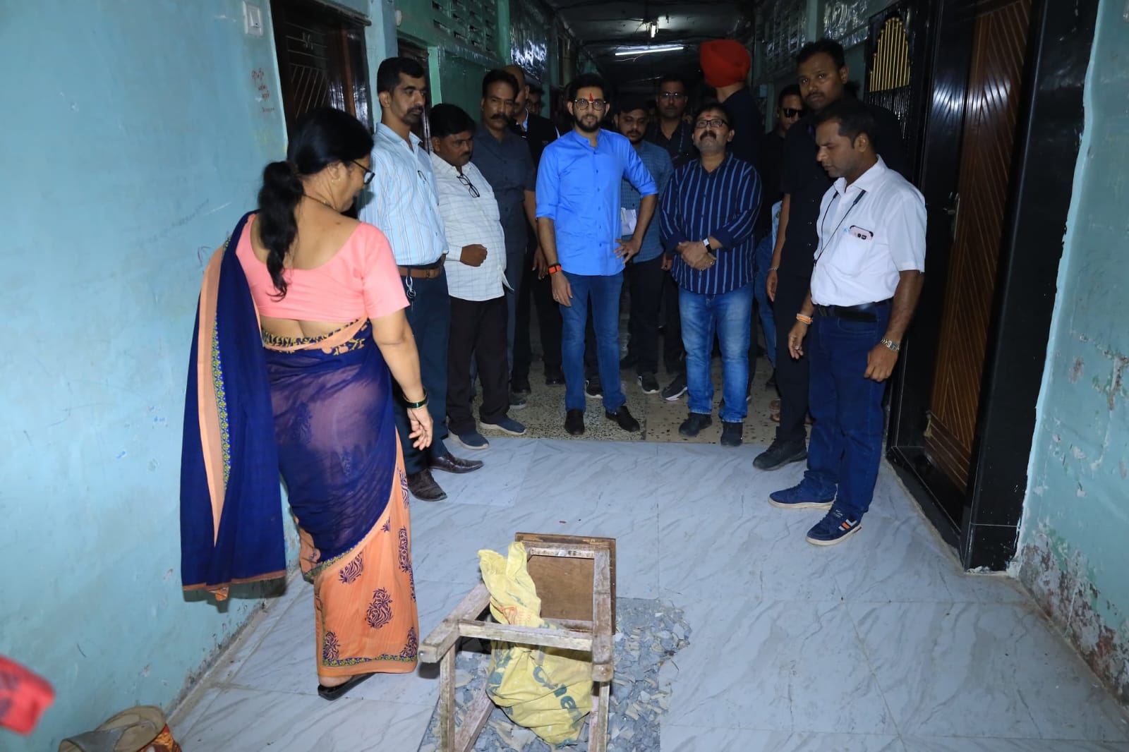 Worli BDD Chawl Ki Building Ke Bigadte Halaat Ka Jayza Lene Pohanche Shivsena UBT MLA Aaditya Thackeray