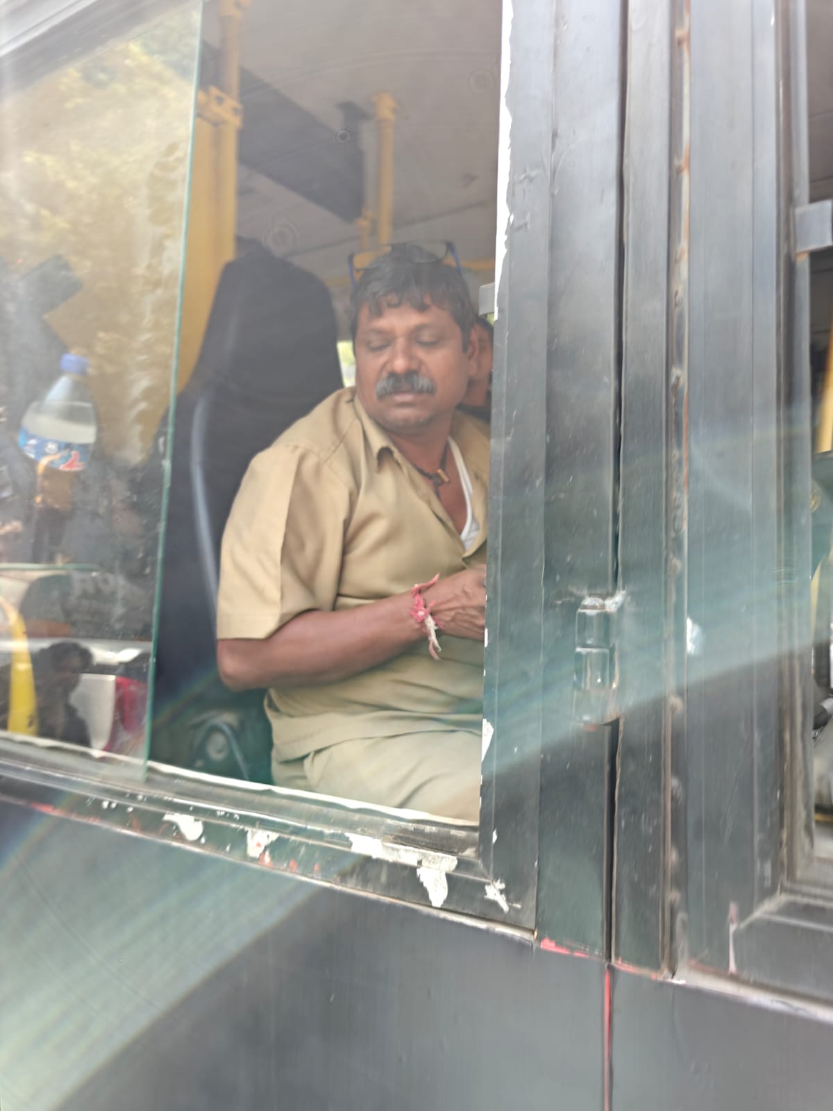 BEST Bus Ne MLC Sunil Shinde Ki Car Ko Takkar Maara, Car Buri Tarah Damage Hui At Parbhadevi, All Is Well