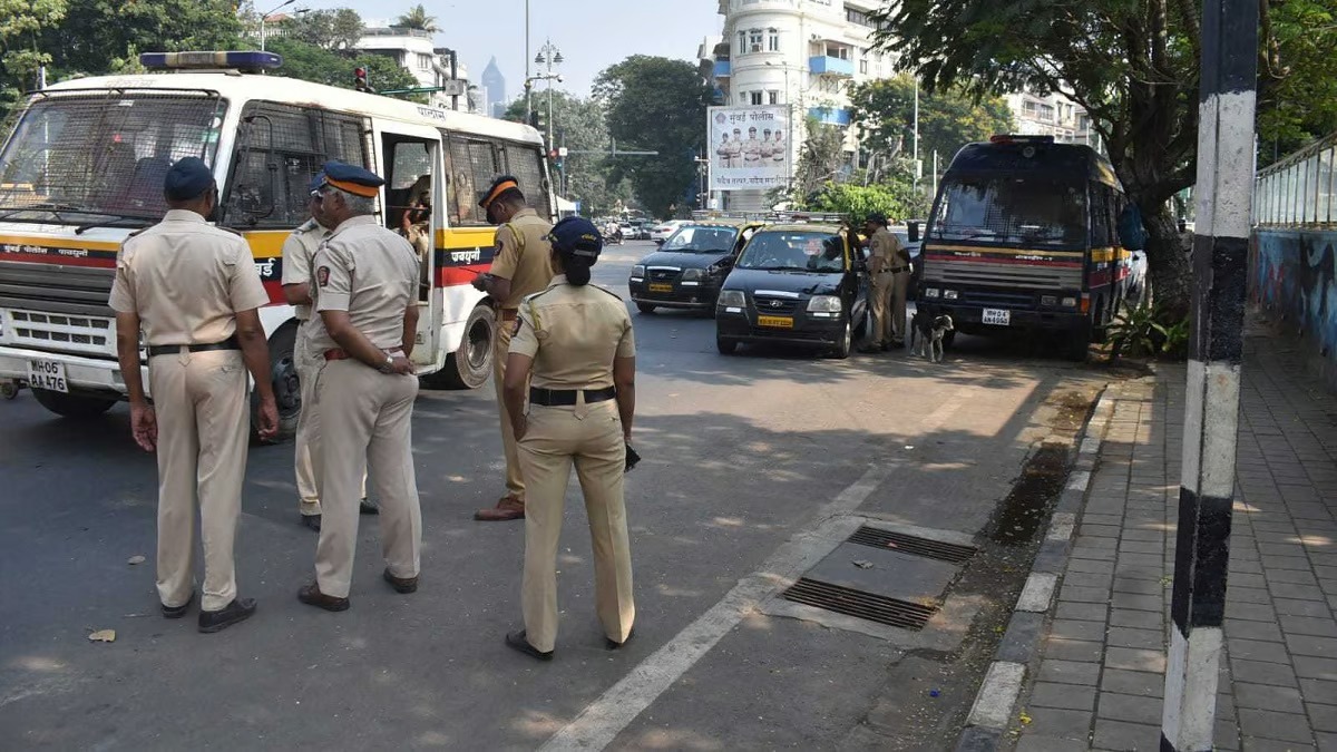 Stabbing In Malad- On Duty Mahila Constable Par Chaku Se Hamla, 2 Arrested By Malwani Police Station