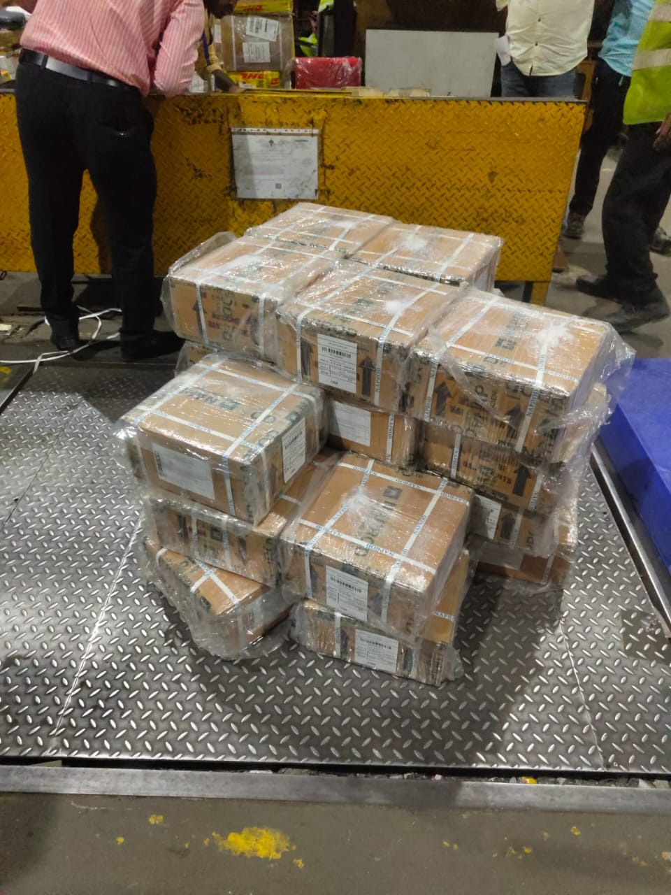 Drugs, Gold, Diamond, Karodon rupiye ke seize kiya Mumbai Customs ne alag alag casses me at Airport, Total 11 arrested