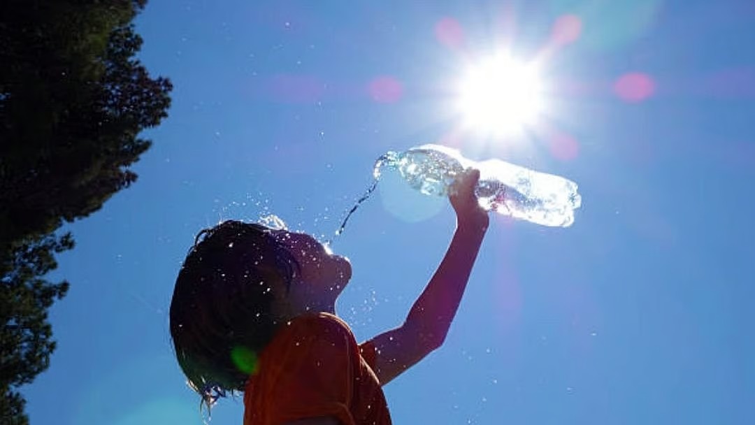 Heat Wave Alert – Mumbai Aur Aas-Pass Ke Areas Me Iss Weekend Temperatures 38-40°C Tak Jaa Sakta Hai, Stay Hydrated