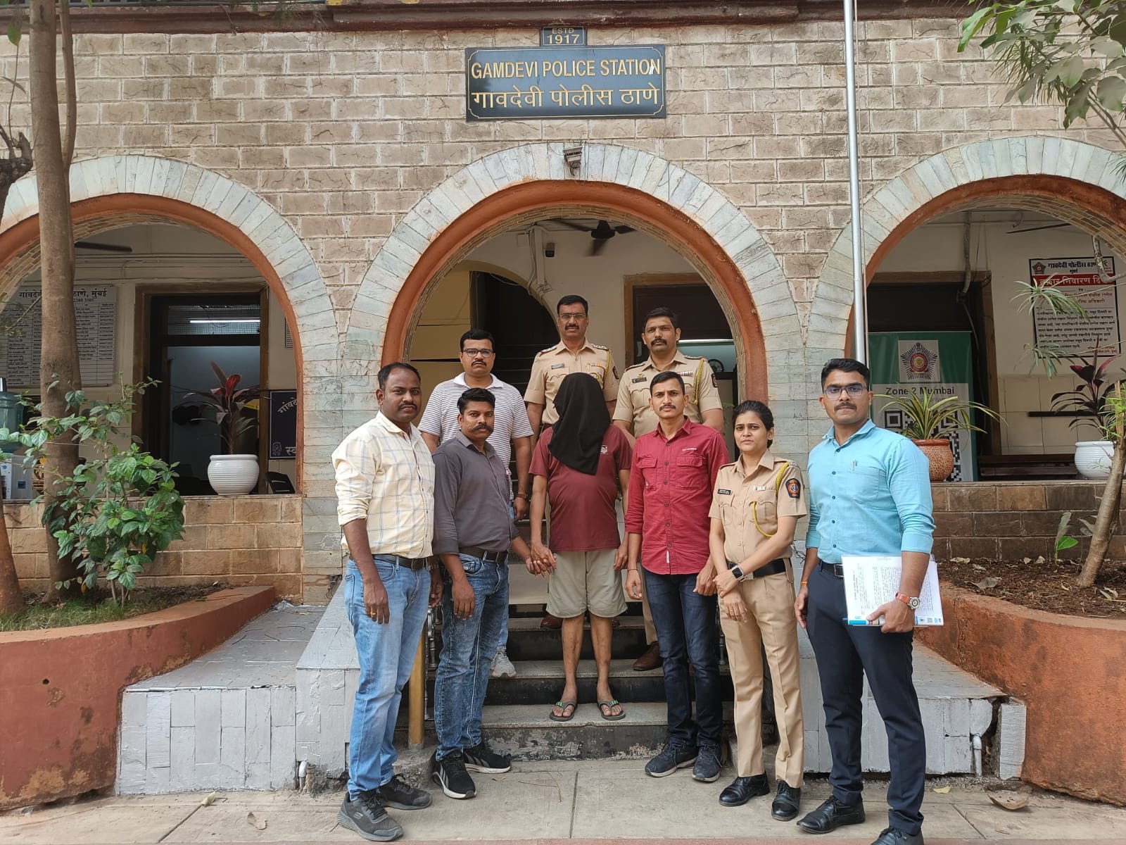 Cyber Fraud – South Mumbai Gamdevi Police ne International Cyber Fraud ka pardafash kiya, 12 arrested