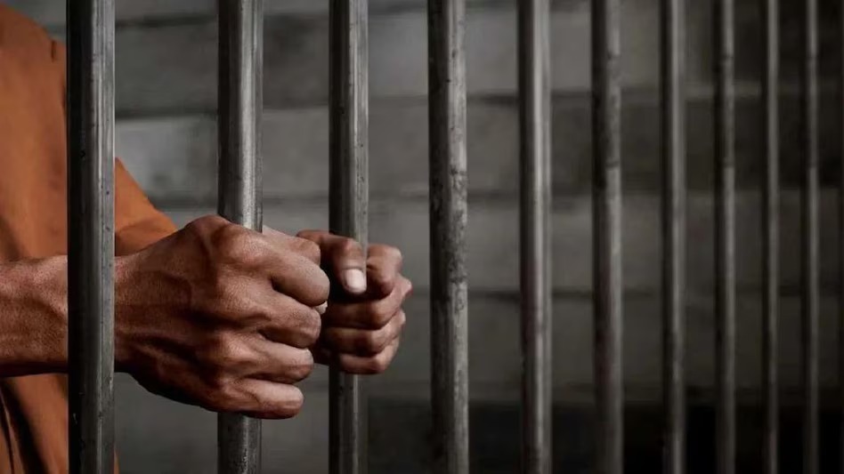 Umar Qaid Ki Saza Kaat Rahe Qaidi Ko Furlough Ki Chhutti Dena Hi Chahiye, Bombay High Court Ne Kaha