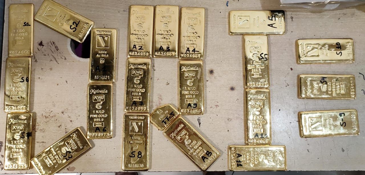 Dubai se 19 Crore ka Gold Smuggling karte 2 logon ko pakda DRI ne at Mumbai Airport