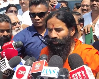 Aurangzeb Bharat Ke Liye Koi Aadarsh Nahi Hai, Khud Mite Phir Desh Ko Mita Diya” Kaha Baba Ramdev Ne
