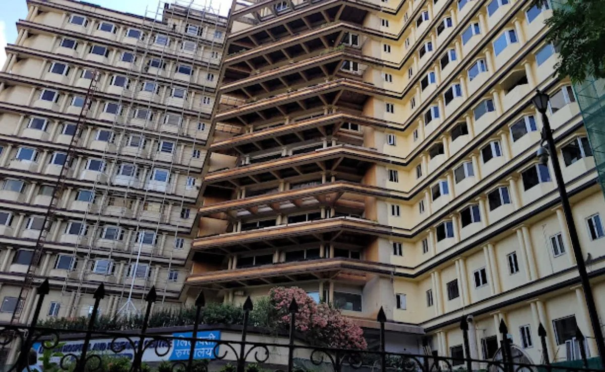 Black Magic Materials Mile Bandra Lilavati Hospital Premises Se, 1200 Crore Ka Fraud Complaint File