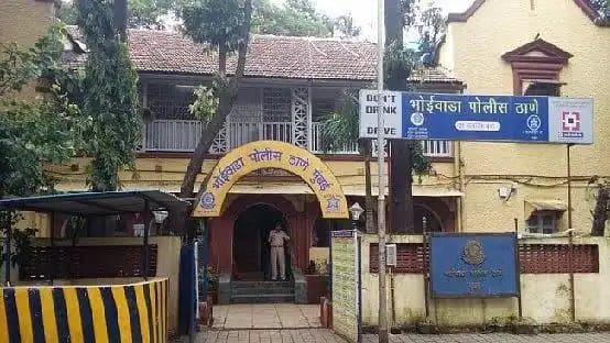 Holi ke liye phool laane scooter par jaa rahe 3 logon ko ST ki Shivsneri bus ne udaaya at Parbhadevi, 1 ki death