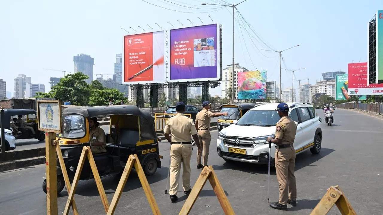 Mumbai Traffic Police Ka Holi Special Drive, 2 Din Me 17,495 Traffic Violation Ke Case Darj, 1.79 Crore Fine Vasoola Gaya