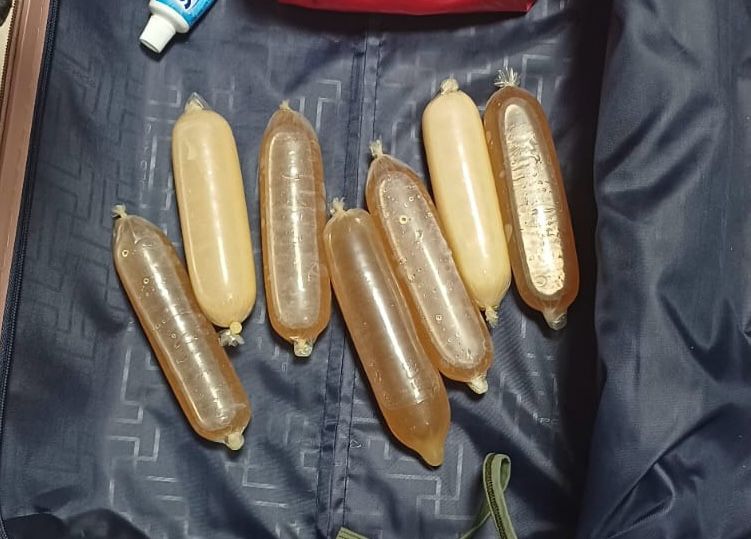 Cocaine Drugs Liquid Form Me Smuggle Karte Hue Brazilian National Mahila Ko Pakda DRI Ne, Value Rs 11.1 Crore Ka Drugs Zabt