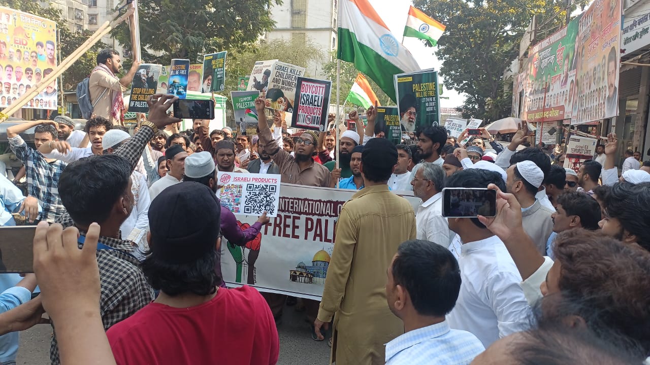 Free Palestine, Boycott Israeli Product, Rally nikali gayi Malwani me Alvida Jumma Namaz ke baad