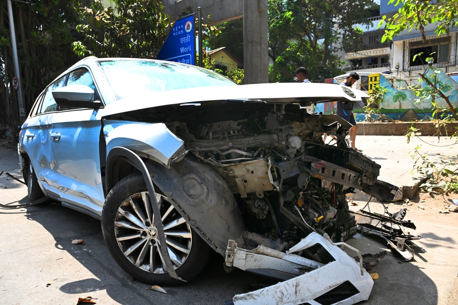 Car Accident hua Bandra Worli Sea Link par, Daru peekar car chalane wale ke khilaf case darj, 2 Injured