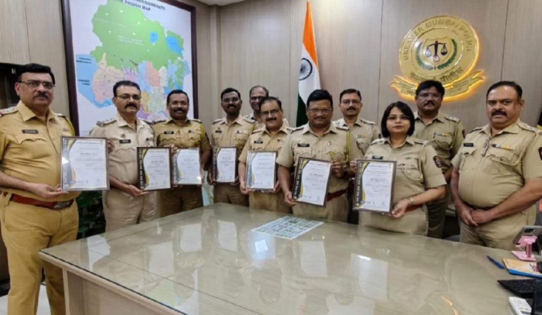 Mumbai Police Zone 12 Ke Sabhi 7 Police Stations Ko Quality Management System Certificate Se Nawaza Gaya