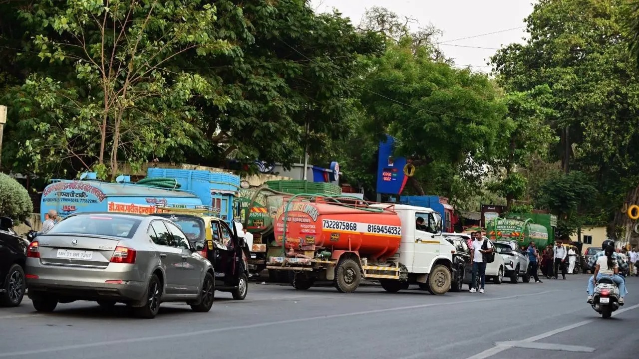 Mumbai Me Water Tanker Strike Se Kuch Housing Societies Aur Infrastructure Projects Me Paani Ke Liye Hahakaar Macha