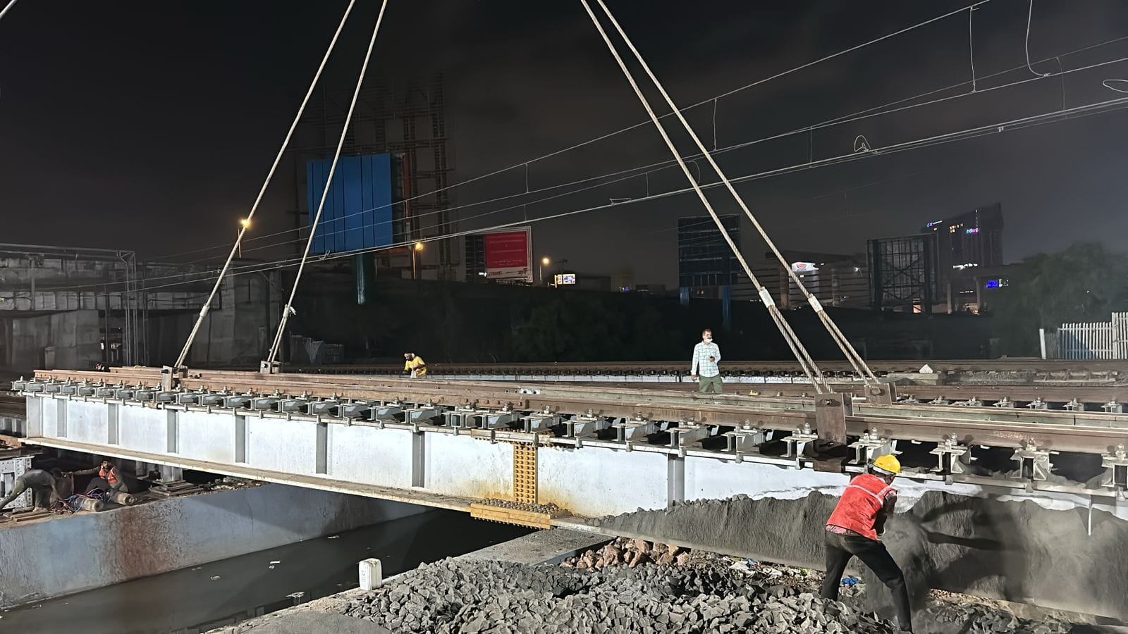 Bandra Railway Bridge work Done after 2 Days Mega Block, Sunday 13 April