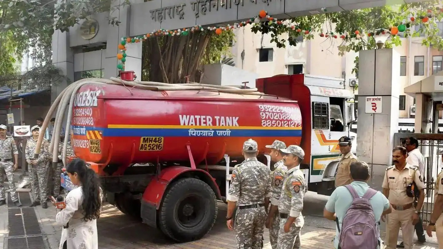 Mumbai Water Tanker Strike Khatam, BMC Chief Bhushan Gagrani Se Meeting Ke Baad Service Resume Ki Gayi