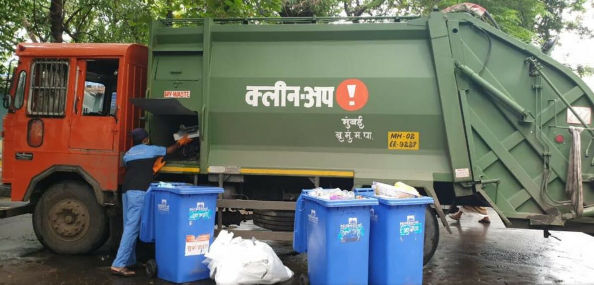 BMC Kachra Truck Palti Hua At Chembur, 1 Labour Ki Death Hui 2 Injured Hue