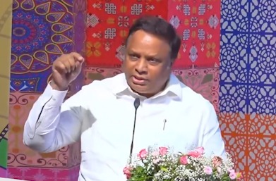 Mumbai Me Land Scam Ka Badshaa Uddhav Thackeray Hai, BJP Minister Ashish Shelar Ne Lagaya Aarop, Waqf Board Act Mamla