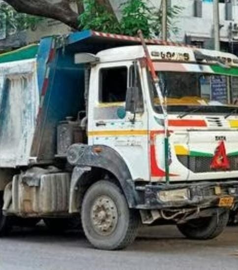 Dumper Truck Ke Neeche Aane Se Scrap Shop Owner Ki Death Hui At Bandra West