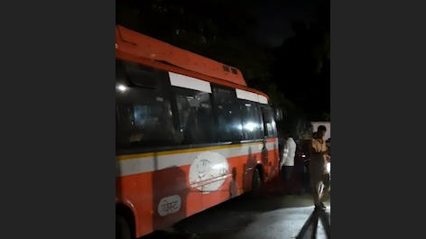 BEST Ac Bus break down at Malwani Bus Depot, Lamba jaam laga tha, Buses ko Mhada Ground me park karna pada