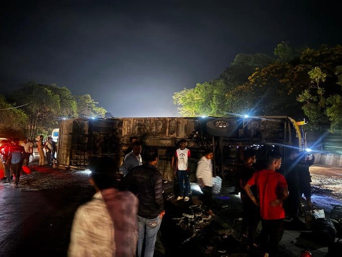 Bus Palti – Mumbai Goa Highway Karnala Ghat Par Hu Accident, 1 Ki Death, 20 Injured, Mumbai Se Konkan Ja Rahi Thi Bus