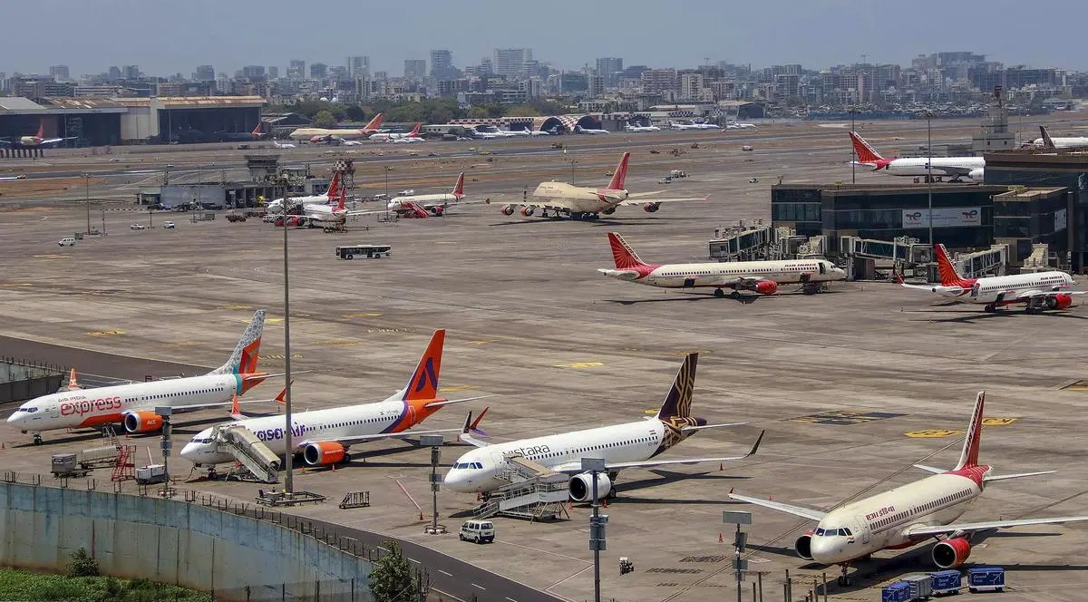 Mumbai Airport aur Taj Hotel ko Bomb se Udane ki Dhamki, Police Alart