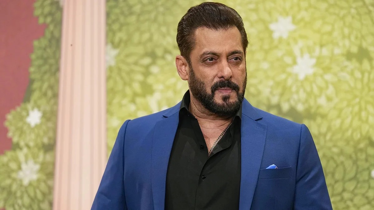 Salman Khan ke Mumbai ke Bandra mein sthit Galaxy Apartments mein do alag-alag security breaches hue hain, jisme ek purush aur ek mahila ne alag-alag samay par unke ghar mein ghusne ki koshish ki.