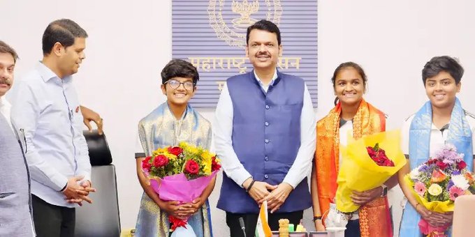 Indian Women’s Under-19 Cricket Team Ke Players Ko CM Devendra Fadnavis Ne Felicitate Kiya