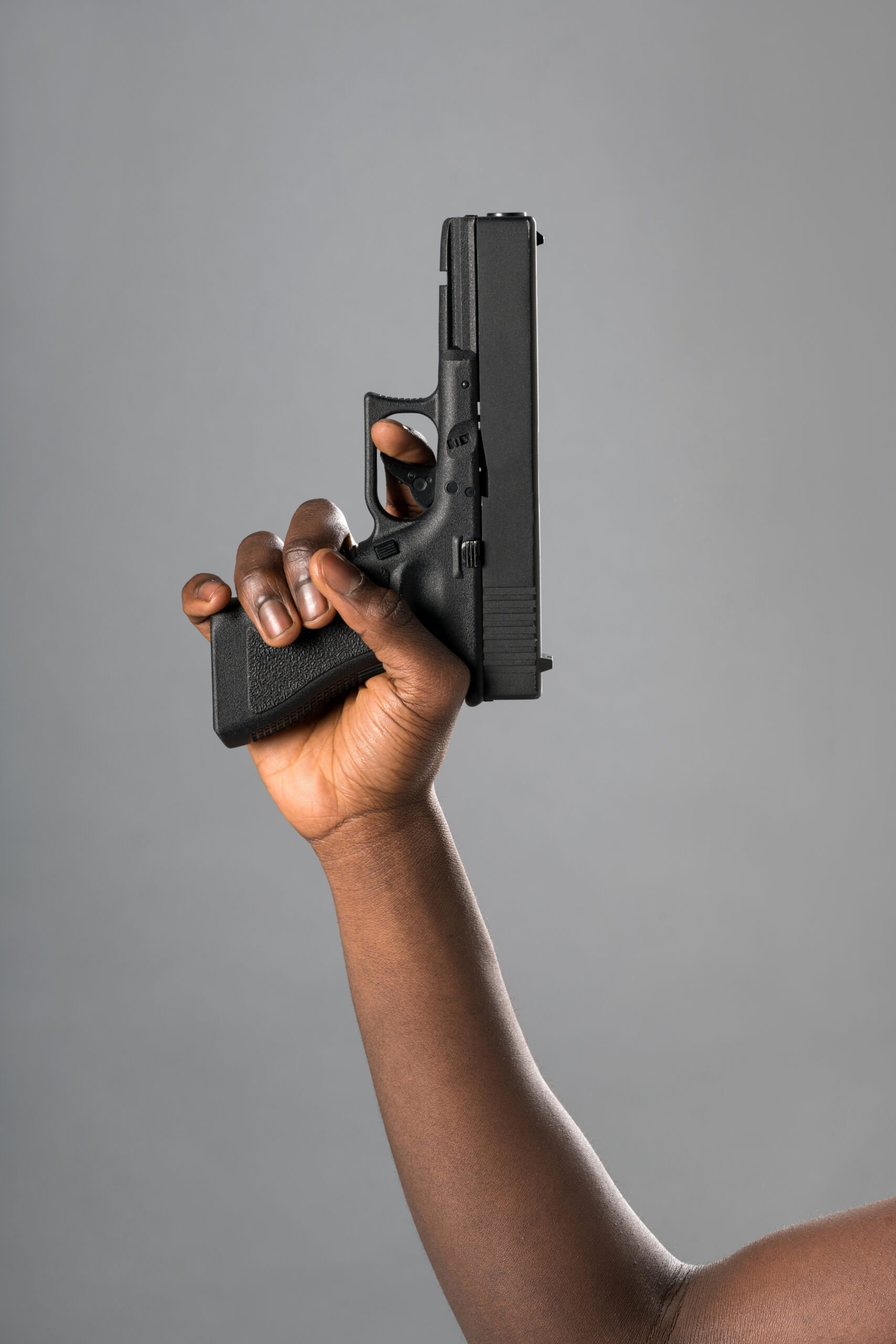Mumbai Mein Khaufnaak Hadsa: 12 Saal Ke Ladke Ne Kachre Mein Mili Pistol Se Kiya Fire, Koi Nahi Ghayal