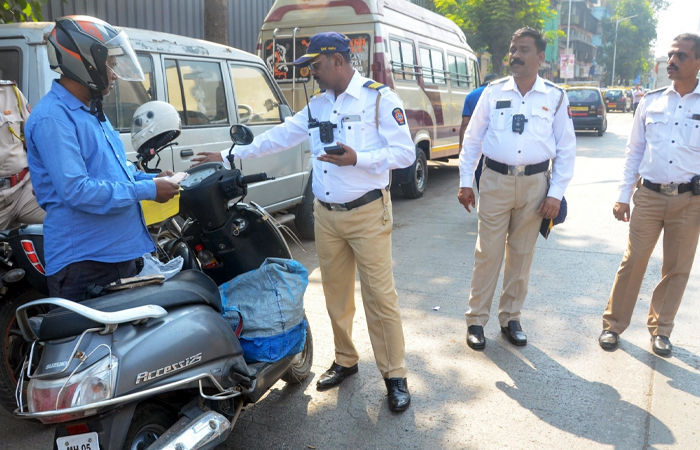 Traffic Fine 10 Guna Badha Diya Hai Sarkar Ne, Ab Traffic Rule Violation Karne Walon Ki Jeb Dhili Hogi!