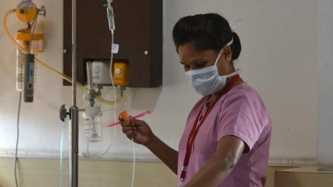 Fevikwik Laga Diya Nurse Ne 7Yrs Old Boy Ke Zakhmoh Par, Suspended At Karnataka