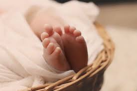 Thane Police Ne Kalyan Se 45 Din Ki Baby Girl Ko Rs 4 Lakh Mein Bechne Ki Koshish Karne Wale 4 Logon Ko Kiya Arrest
