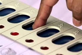 EVM Me Gadbadi Ke Aarop Ke Baad Maharashtra Ke 1 Village Me Aaj Ballot Par Voting Ki Jaari Thi, Police Ne Roka