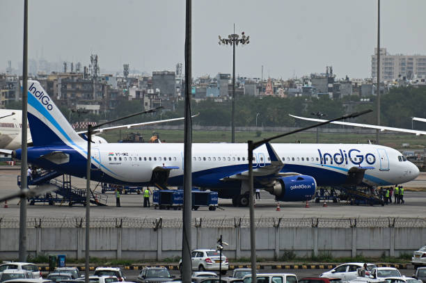 Bomb Threat Note Mila Goa Mumbai Indigo Flight Me, Mumbai Airport Par Full Emergency Declare Ki Gayi Thi