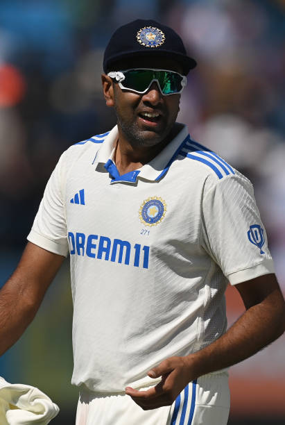 Cricketer R Ashwin Ne International Cricket Se Retirement Ka Ailan Kiya