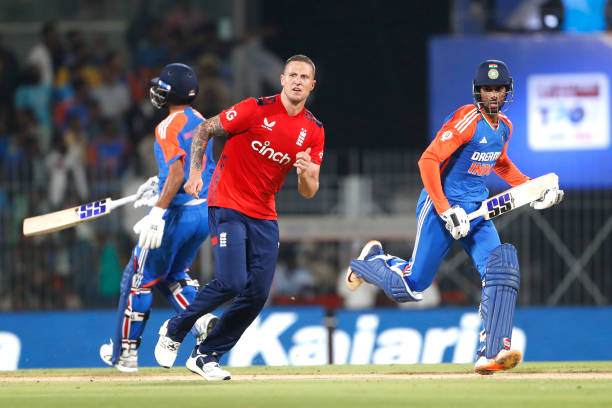 India Vs England 3rd T20i Match aaj shaam ko Rajkot me kehla jaayega, Karo ya Maro situation me hai England