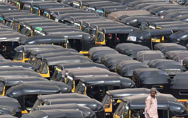 Autorickshaw Walon Par Mumbai Police Ki Karwai, 2099 Auto Drivers Pakde Gaye Traffic Rules Violation Karte, 29 Nov To 11 Dec 2024