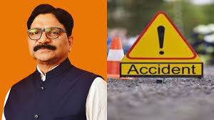 Shivsena MP Ravindra Waikar Ki Car Ko Truck Se Takkar Mara, Car Buri Tarah Damage At Jogeshwari East