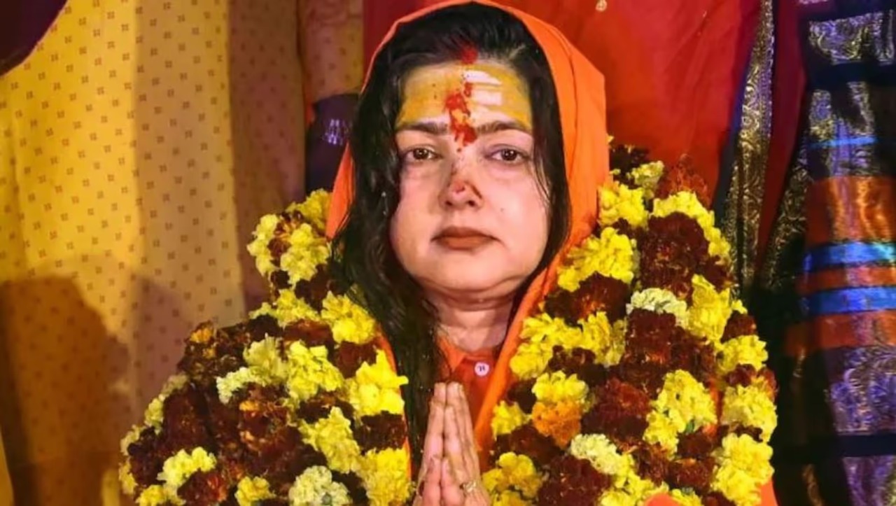 Actor Mamta Kulkarni ko Kinnar Akhada se nikala gaya, 3 Din pehle hi Sanyas lekar join kiya tha