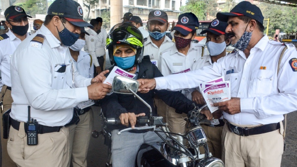 Mumbai Traffic Police Ne 13 Aur 14 April Ko Drunk & Drive Ke 13 Cases Register Kiye Special Drive Conduct Karke