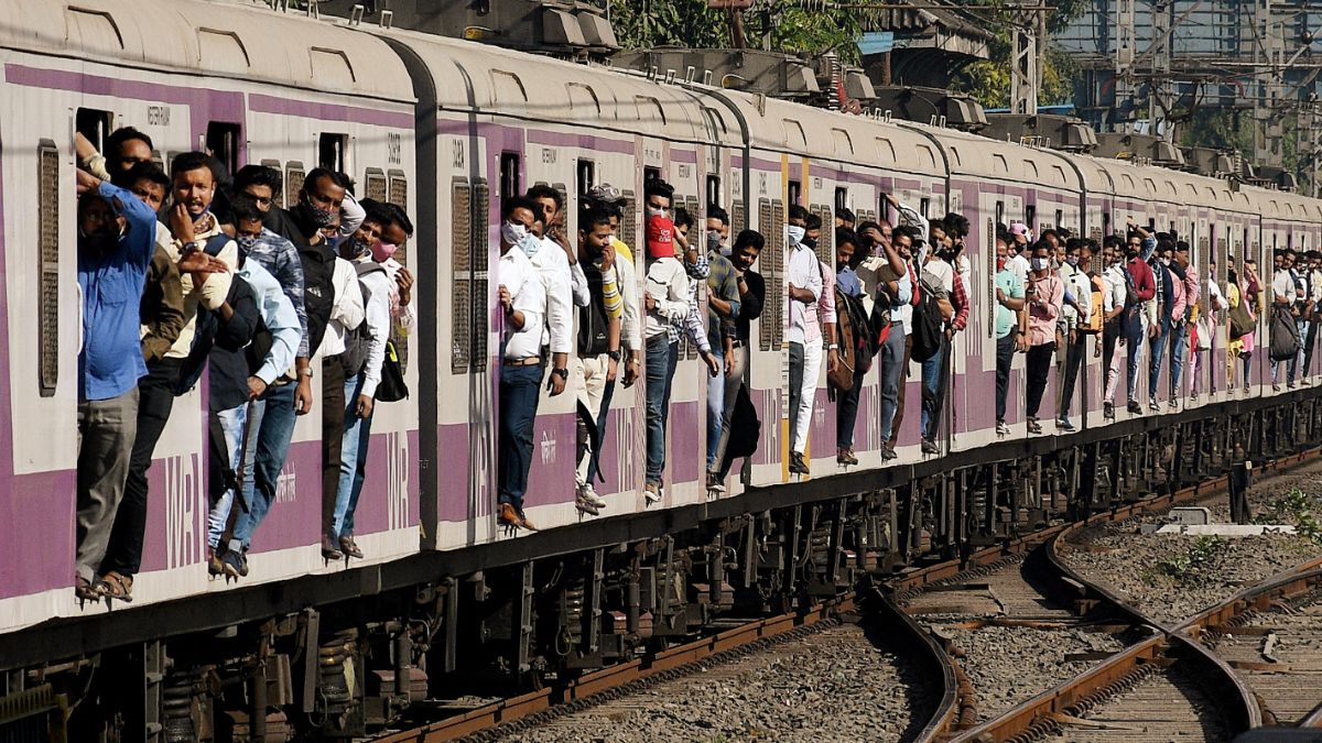 Local Train Sunday Block Update: Western, Central Aur Harbour Local Lines Par Kab Aur Kahan Rahega Block 23rd February Ko