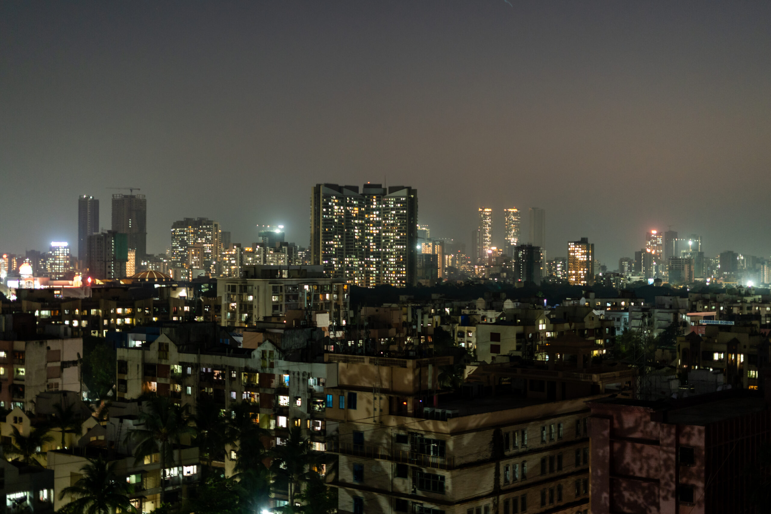 Mumbai Mausam – Badal Chaye rahenge, medium rainfall ke sath kuch jagha Bijli ki chamak ke sath tez hawayen cahlengi aaj