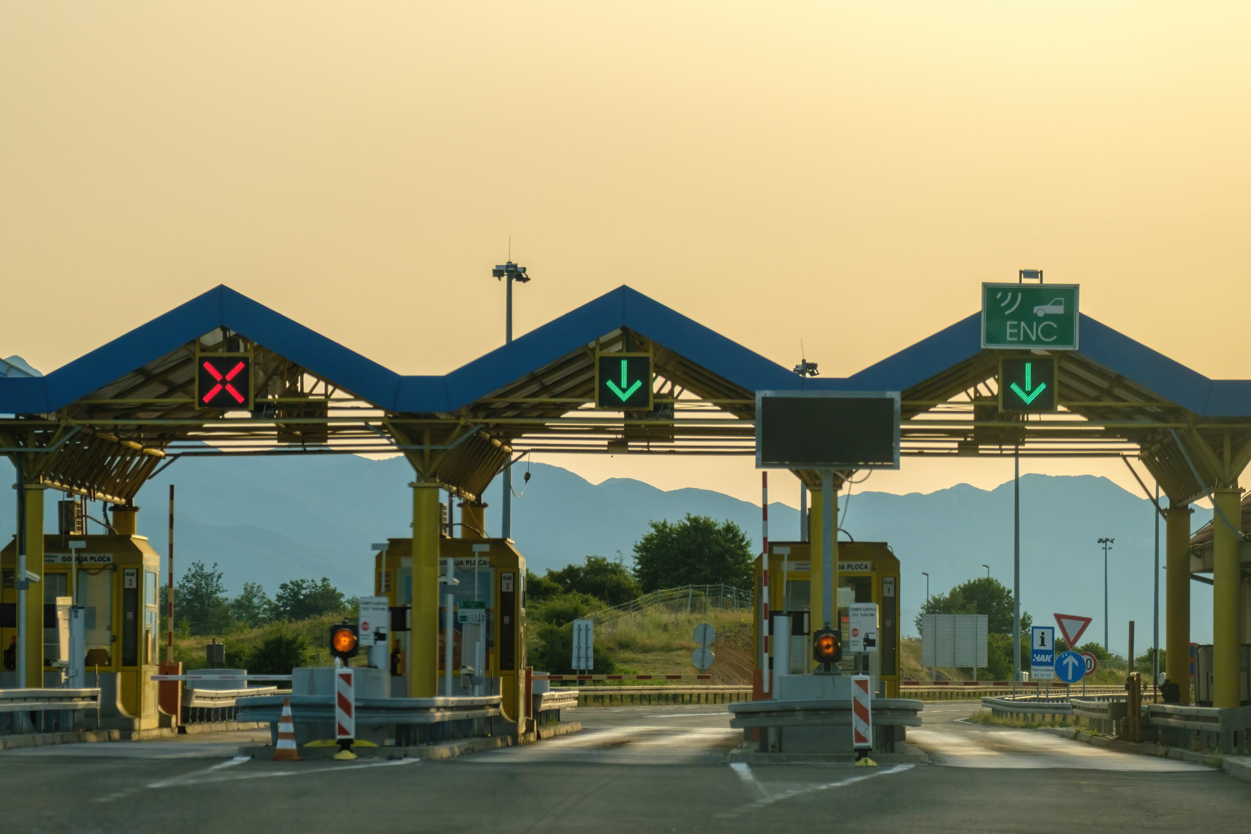 Fact Check: Bikes Par Toll Tax? Nitin Gadkari Ne Diya Clear Jawab